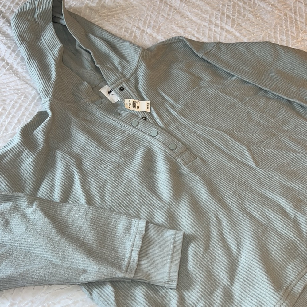 NWT Small Aerie pull over hoodie - green